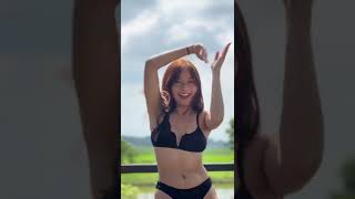 bikini TikTok be like...