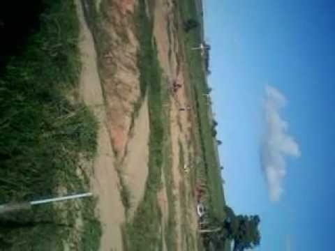 Pista de motocross "Alto Giro" com os comedias