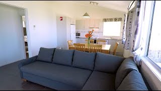 preview picture of video 'Surf Beach Holiday Park Narooma - Luxury Paradise Cabin'