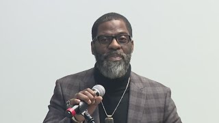 Che "Rhymefest" Smith runs for Chicago School Board