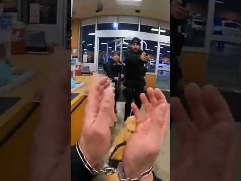 My Golden Retriever Saved Everyone from a BOMB #animalrescue #goldenretriever #humanity