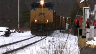 preview picture of video 'CSX & Guilford Trains in Chelmsford, MA'