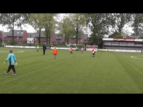 18 mei 2013 PVCV E5 - VV De Meern E5 com 1-4 Uitstekend keeperswerk van Jens