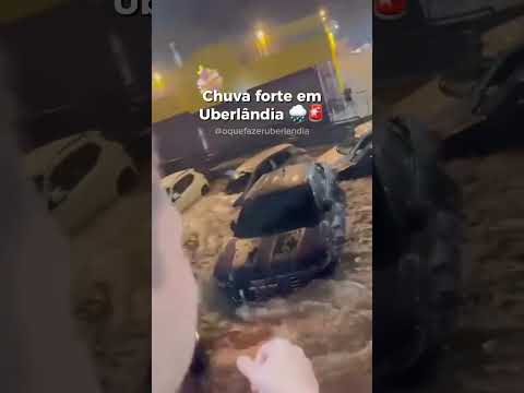 Choveu forte em Uberlândia MG na noite de 09/03/2926 e a Av Rondon Pacheco, vejam como ficou!