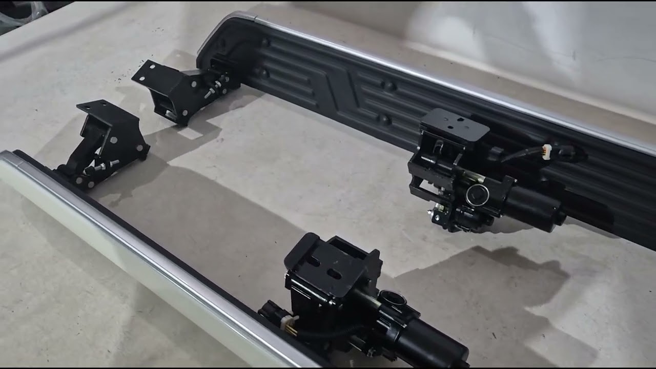 Toyota Land Cruiser 200 2007-2021 Electric side running boards (2016+, 2 pcs, aluminum) Video 1