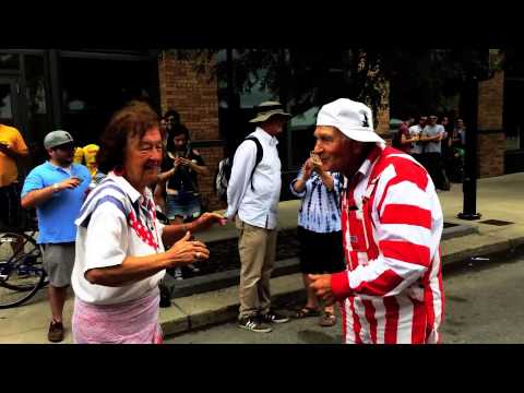 Gloom Balloon- "Chanteuse Raison d'etre," (Official Music Video)