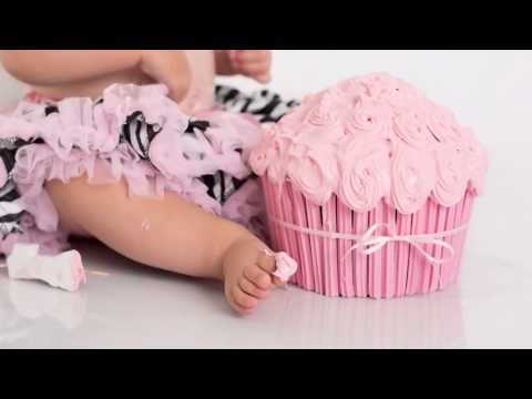 A fun first birthday cake smash photo shoot by BTreePhotography!
