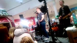 Elias Kaskinen &amp; Päivän Sankarit - Aina minä jään l