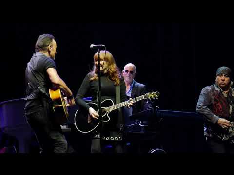 Bruce Springsteen - Tunnel Of Love (live Göteborg 2016) - Lyrics/Subita