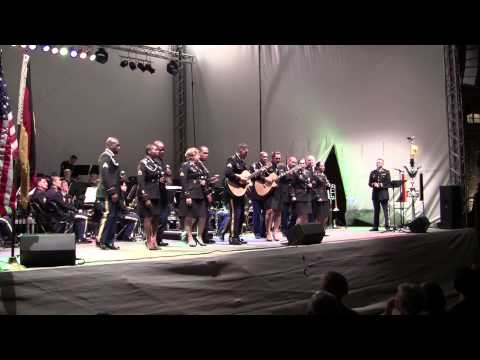 Heeresmusikkorps 300  US-Army-Europa-Band PRÄSENTIEREN EIN HISTORISCHN UND MODERNES SERENADENKONZERT