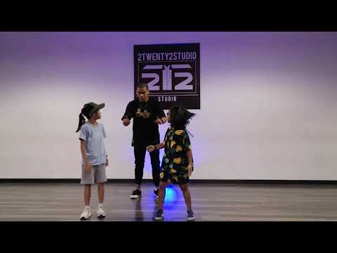 Eva & Kowachee at 2twenty2 Studio {GhanaBoyz Challenge} Choreography : Faruqsuhaimi