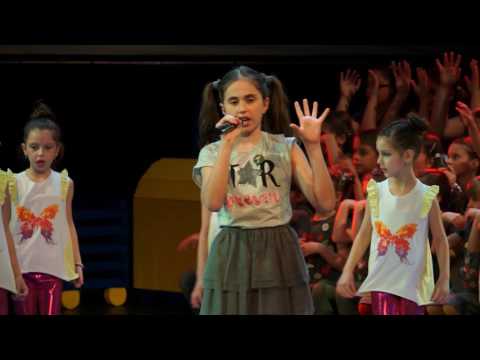 8* FESTIVAL ŠARENI VOKALI 2017 - Ivana Stojičić RS / Brat