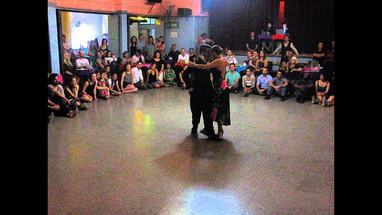 VIRGINIA PANDOLFI y JONATAN AGUERO en Viva La Pepa Milonga (3/4)