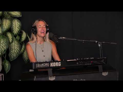 Kim de Boer - Keep the Light On (Live @ RocketStudio)