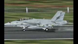 preview picture of video 'Caça RAAF F18 F-A Squadron Tank'