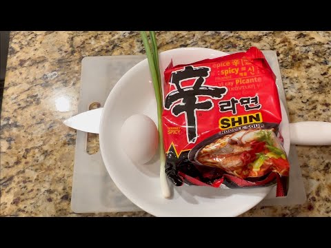 How Koreans make perfect instant ramen for beginners😗 (using Shin Ramen)