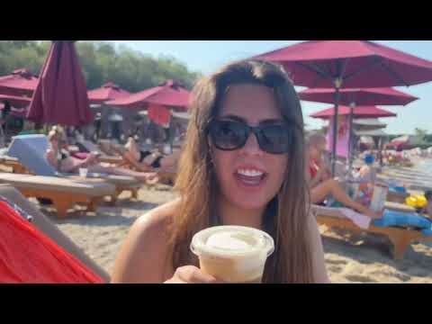 ارزانترین ساحل همراه با تخت و قهوه رایگان در یونان⛱️☕️🌊