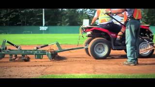 preview picture of video 'Victoriaville baseball field maintenance'