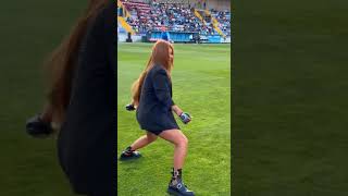 Aygün Kazımova stadiona girib &quot;Qarabağ&quot;ın futbolçularına BELƏ MANE OLMAQ İSTƏDİ