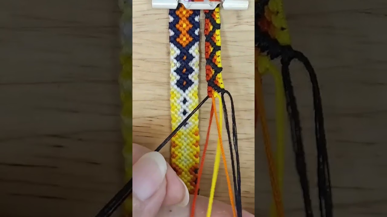 patterns #123039 braceletbook.com #friendship #friendshipbracelet #braceletbook #braceletmaking