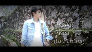 Demeises - Kau Begitu Penting (Official Lyrics Video)