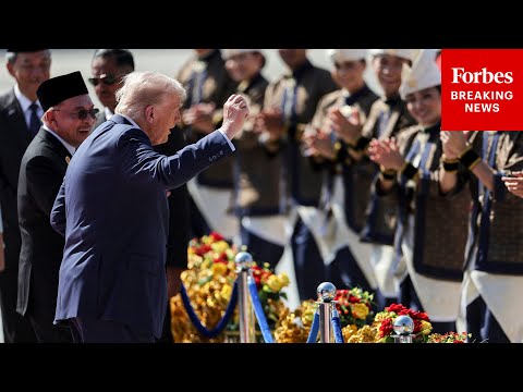 VIRAL MOMENT: Trump Breaks Out His Dancing Skills For Malaysian Performers Greeting Him At Airport