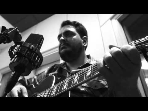 Johnny Hooker e Thiago Pethit - I Follow Rivers