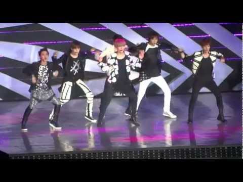 SM TOWN CONCERT 2012 Singapore - EXO - MAMA
