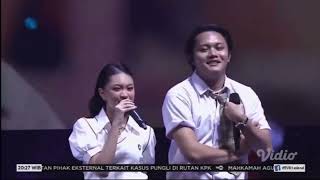 Download lagu Rizky Febian ft Zara Leola - Galih & Ratna, Anak Sekolah (Chrisye) Live at Hut TVRI 61th mp3