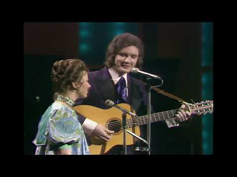 1972 Norway: Grethe Kausland & Benny Borg - Småting (14th at Eurovision Song Contest in Edinburgh)