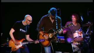 @TobyKeith  singing sundown