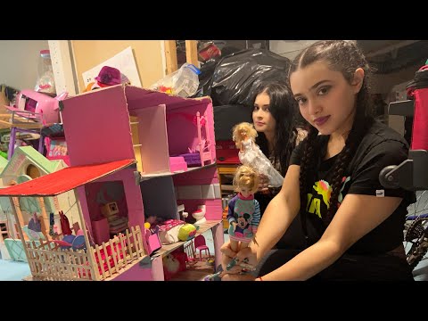 PLAYING BARBIE HOUSE WITH MY MOM / GAMES FROM MY CHILDHOOD