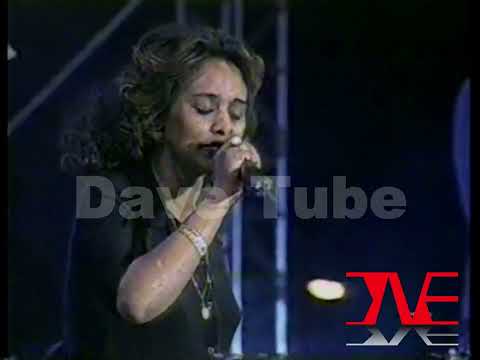 Ethiopian Music:- በዛወርቅ አስፋው - ወዳጅ ያጣ ጎጆ | Bezawork Asfaw Live @ Addis Ababa Stadium |