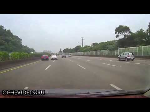 Ferrari vs Nissan na autostradzie