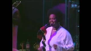 Jill Scott - He Loves Me (Live)