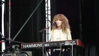 TENNIS - TAKE ME SOMEWHERE ( PRIMAVERA SOUND 2011)