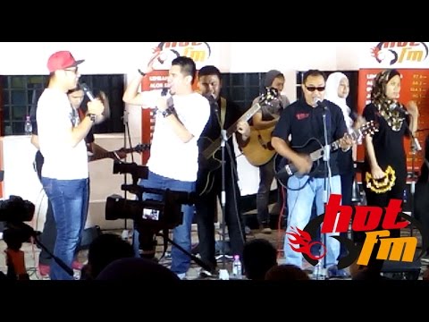 Hati Emas - Caliph Buskers, Mojo & Hot FM Crew at Central Market