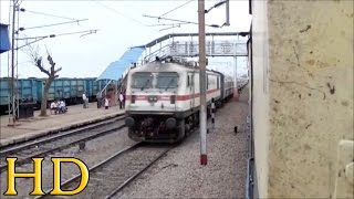preview picture of video 'Ruthless Overtake: 12070 RAIGARH JANSHATABDI EXPRESS Badly Smashes Raipur EMU Local Train At Kumhari'