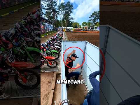 pria ini memegang peran penting saat start balap motocross‼️😱 #shorts
