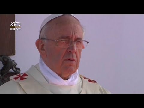 Messe sur le parvis de la Basilique Notre-Dame de Bonaria à Cagliari