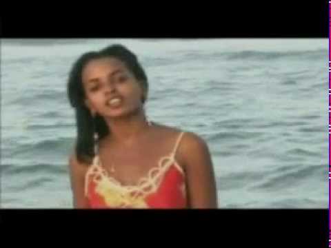 Eritrea Love Song:   The Amazing Lela Kuflom Sings her Classic Ballad Tsemua 2013