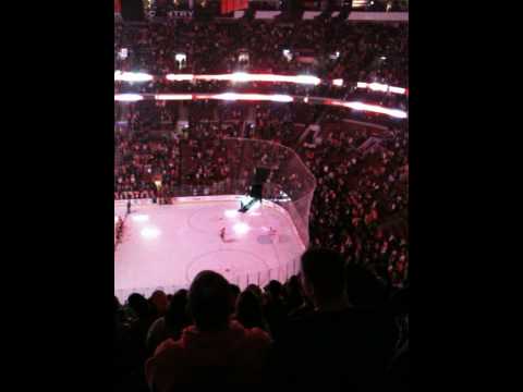 Lauren Hart sings "Oh Canada"