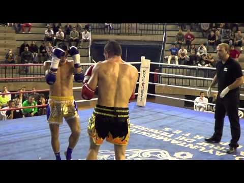 Alfonso Griñon vs Carlos Araya Muay Thai Round 3