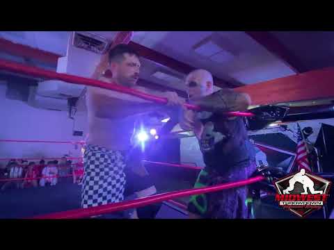 The Hooligans VS Roscoe Eat Lisa