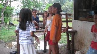 preview picture of video 'Young girls in playing Bohol'