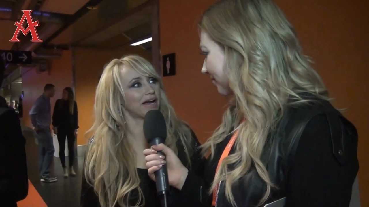 Röjar-Ralf gör sin naken cup inför Nanne Grönwall