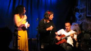 Natalia Contesse canta un alalá con Uxía (06/06/2013)