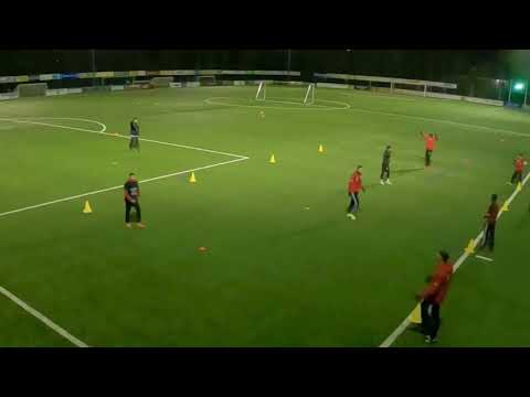 Football training: Speed ​​competition - The cone transport