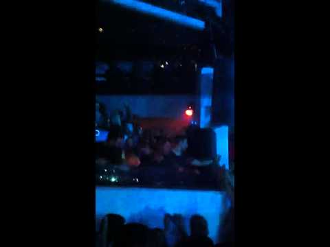 Ax playing his Be vs I Found U vs KNAS Mashup