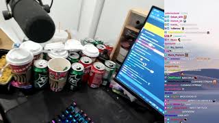 xQc - xqc shows his dirty ass room